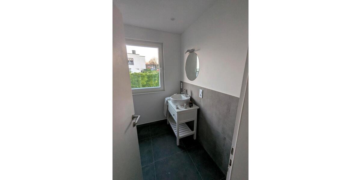 Einfamilienhaus Bonn Hardtberg - 6 Zimmer, 180 m&sup2;, 2.700&euro; | Angebot:24706460