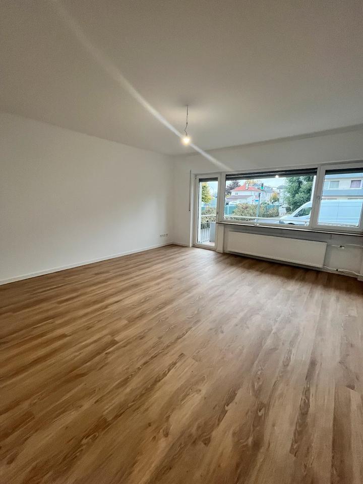 Premium sanierte 3 Zimmer Wohnung im Erdgeschoss mit Einbauküche zimmer
