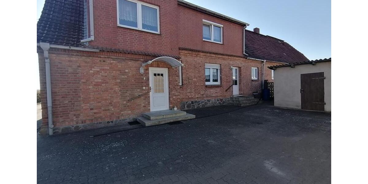 Doppelhaushälfte Güstrow - 8 Zimmer, 170 m&sup2;, 185.000&euro; | Angebot:26818849