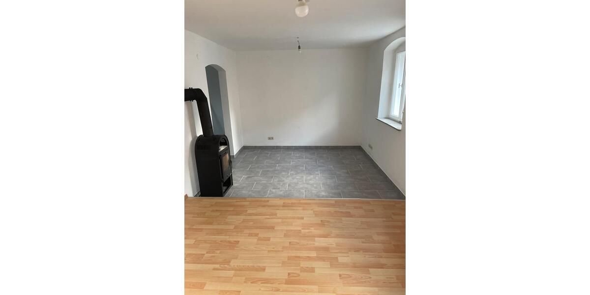 Einfamilienhaus Mitterteich - 2 Zimmer, 65 m&sup2;, 750&euro; | Angebot:26408429