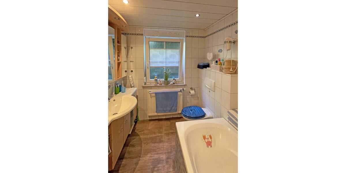 Doppelhaushälfte Ludwigsstadt - 8 Zimmer, 180 m&sup2;, 179.000&euro; | Angebot:25746561