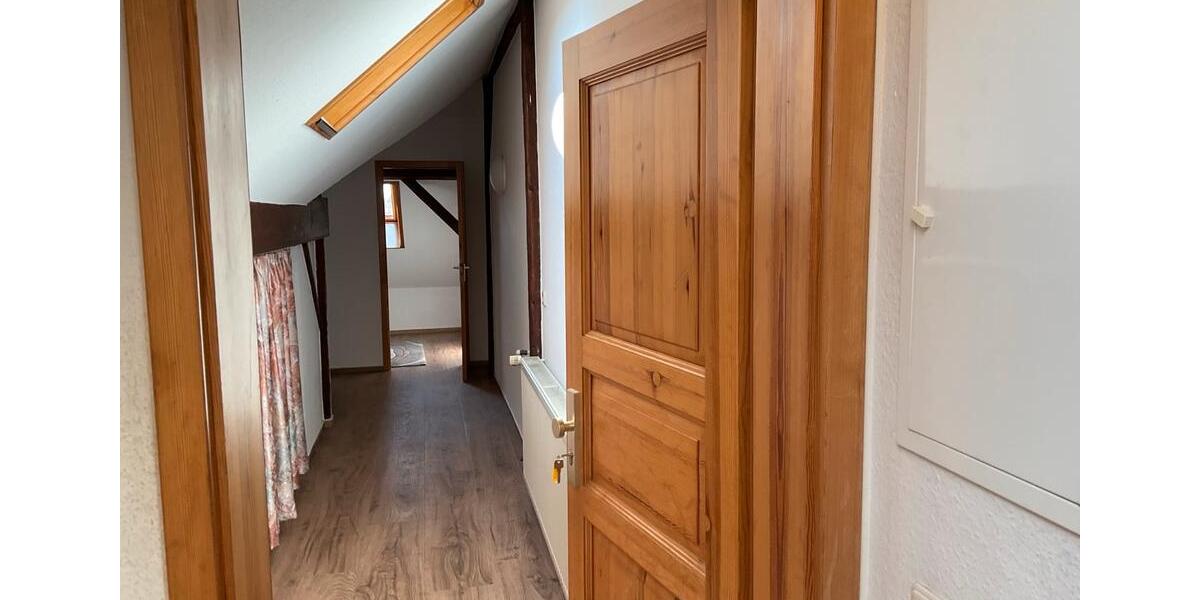 Dachgeschoßwohnung Naumburg (Saale) - 2 Zimmer, 45 m&sup2;, 400&euro; | Angebot:26348366