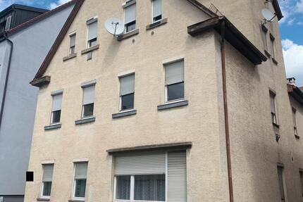 Mehrfamilienhaus 5 Parteien leerstehend