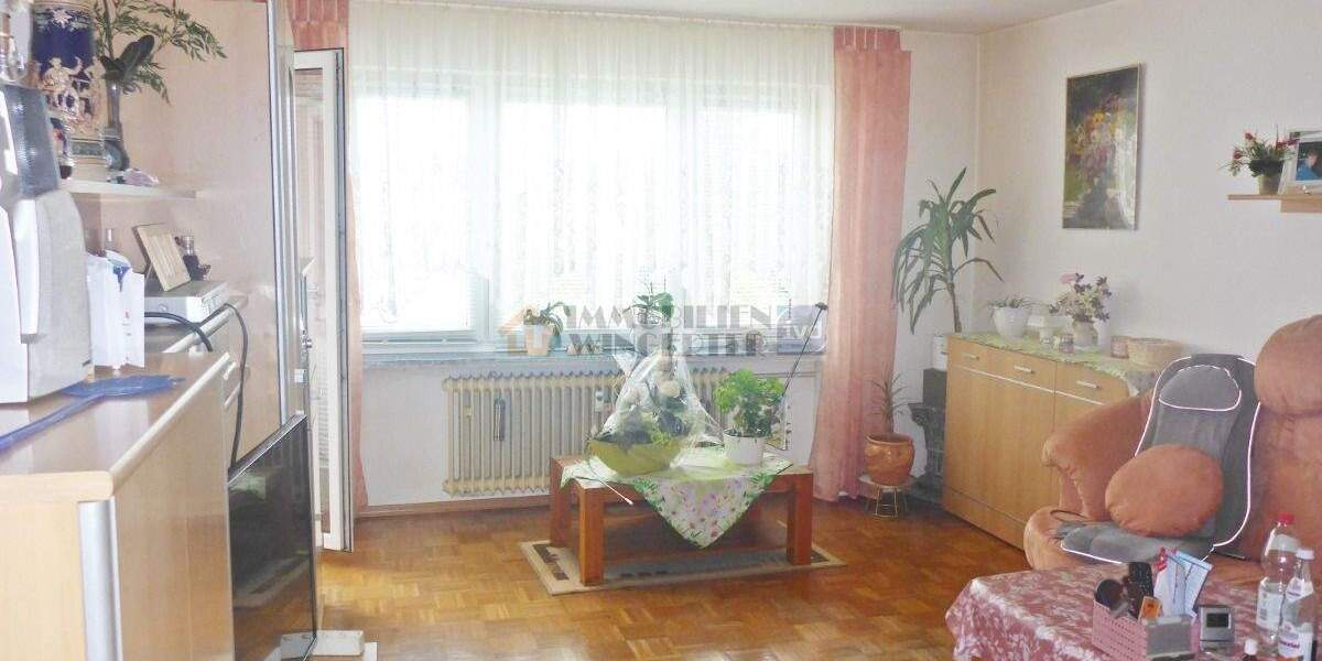 Rarität in Neutraubling-Zentrum: 4,5 Zimmer Wohnung mit Balkon und Stellplatz 4 zimmer