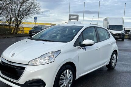 Peugeot 208 118.000 km 3.999 &euro; Aachen 52068