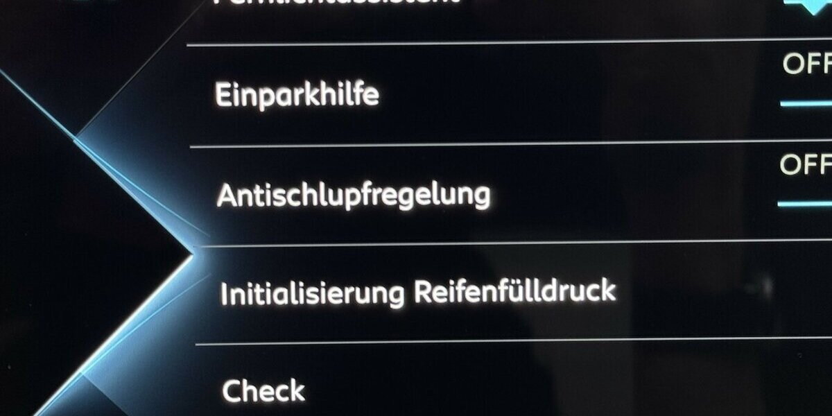 DS Automobiles DS7 Crossback 300 4x4 Performance Line 1.Hand 133.100 km 19.660 &euro; Lich 35423