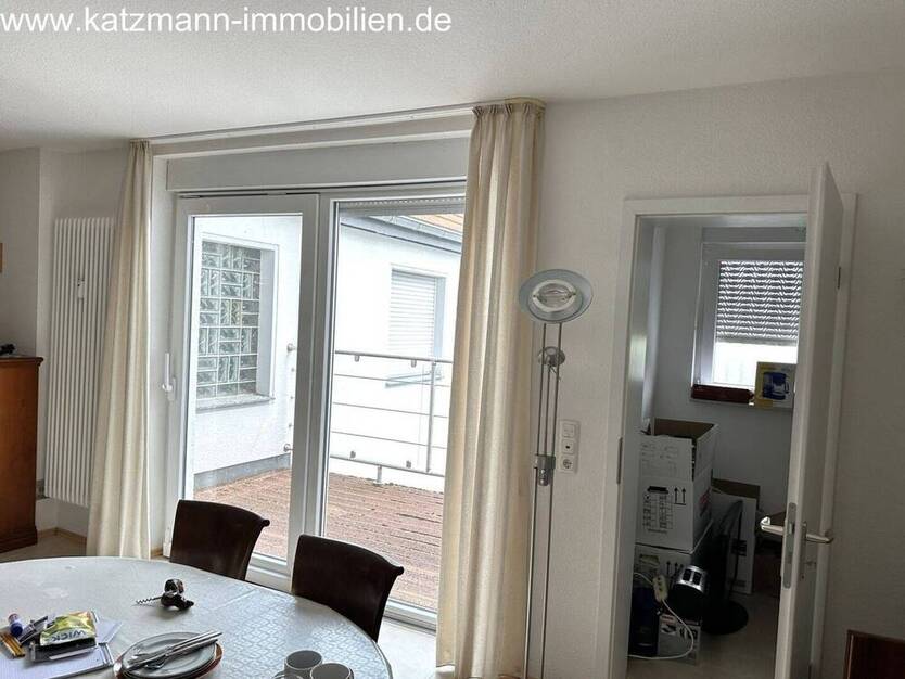 Wohn- und Geschäftshaus + Garagen + 1.186 m² großes Grundstück zu verkaufen