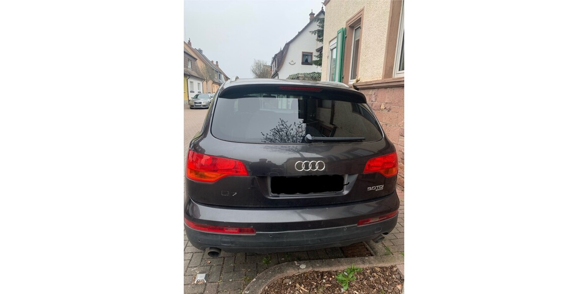Audi Q7 280.000 km 8.500 &euro; Leimen 69181