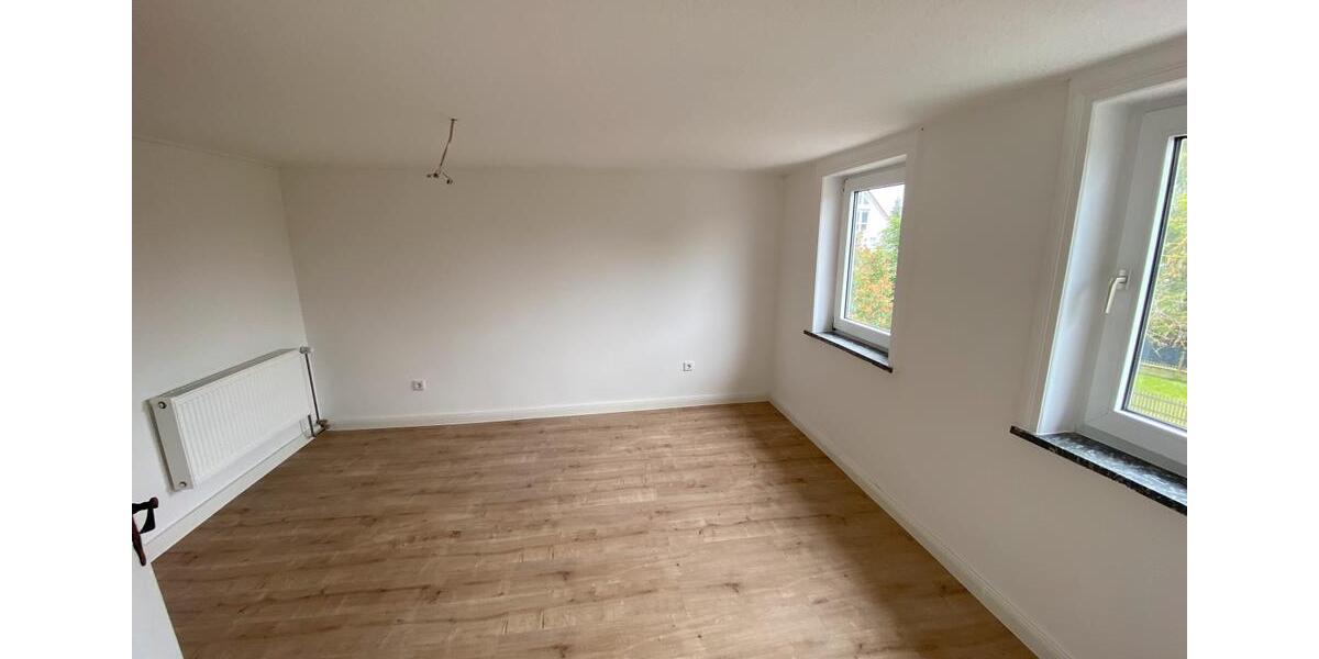 Doppelhaushälfte Bad Salzdetfurth - 6 Zimmer, 140 m&sup2;, 169.000&euro; | Angebot:26863452