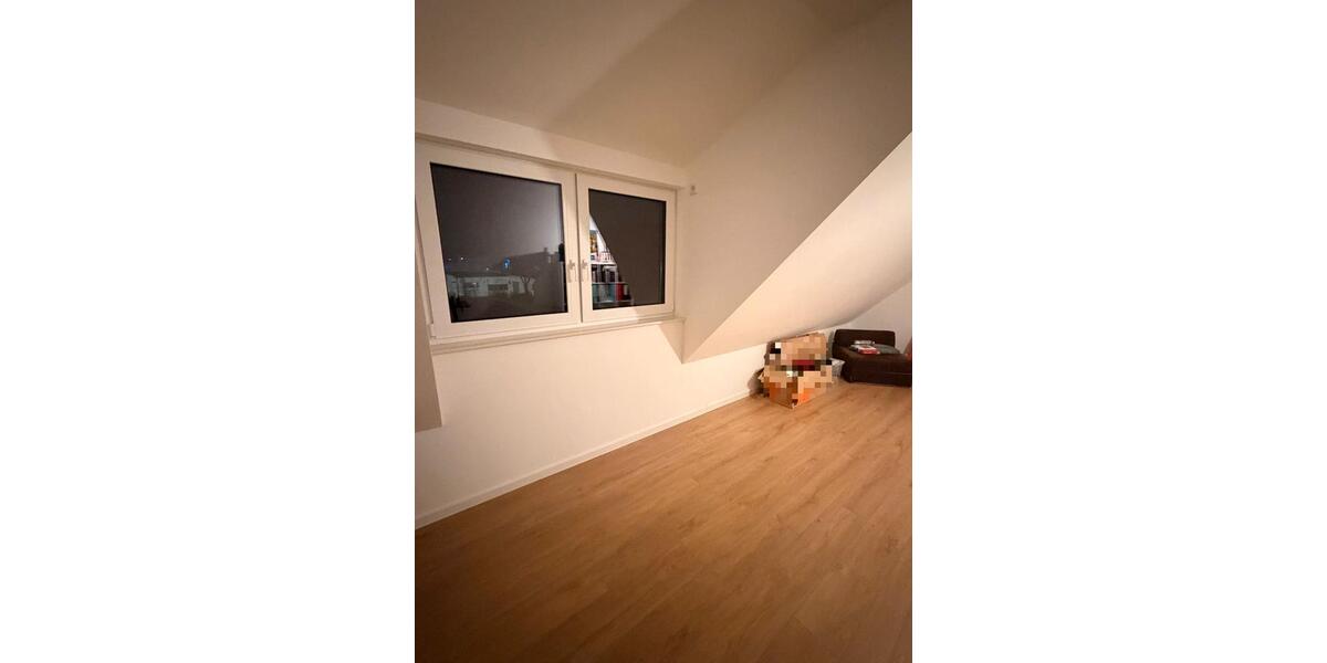 Dachgeschoßwohnung Bremerhaven Lehe - 3 Zimmer, 91 m&sup2;, 1.025&euro; | Angebot:25403714