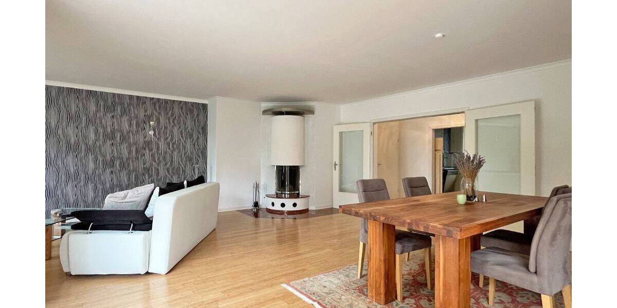 Etagenwohnung Hamburg Wellingsbüttel - 4 Zimmer, 121 m&sup2;, 2.230&euro; | Angebot:26438521