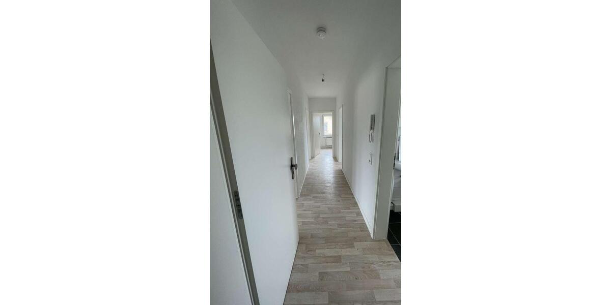 moderne 3,5 Zimmer im DG mit EBK 3 zimmer