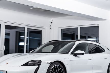 Porsche Taycan 18.000 km 64.000 &euro; Rietheim-Weilheim 78604