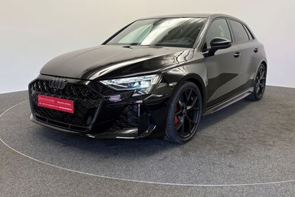 Audi RS3 2.900 km 66.450 € Weißenburg 91781
