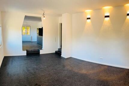 Stilvolle 3,5 Zimmer-Whg-modern saniert mit EBK&Garage 3 zimmer