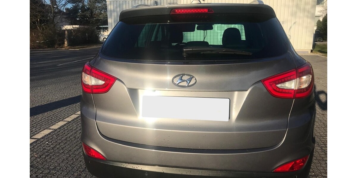 Hyundai IX35 128.000 km 11.900 € Stuttgart 70173
