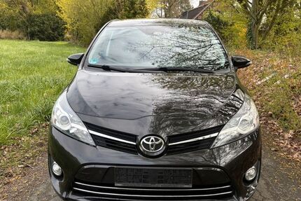 Toyota Verso 124.040 km 9.999 &euro; Nottuln 48301