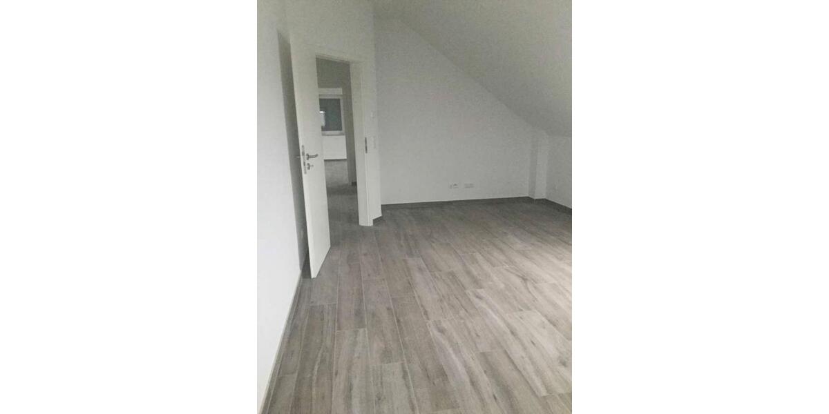 Dachgeschoßwohnung Weiterstadt - 3 Zimmer, 80 m&sup2;, 1.200&euro; | Angebot:26305407
