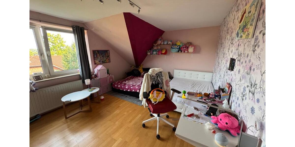 Dachgeschoßwohnung Hameln - 4 Zimmer, 147 m&sup2;, 800&euro; | Angebot:26403806
