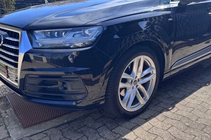 Audi Q7 128.966 km 34.500 &euro; Zeven 27404
