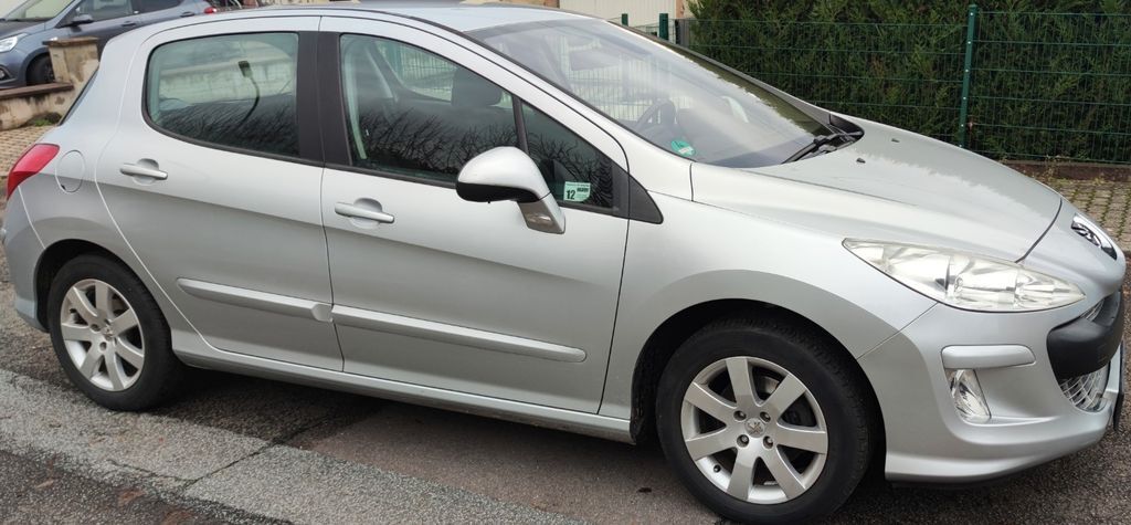 Peugeot 308 105.000 km 3.990 € Saarbrücken 66128