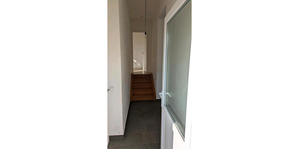 Erdgeschoßwohnung Halle - 4 Zimmer, 120 m&sup2;, 1.310&euro; | Angebot:26315861