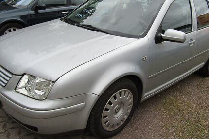 VW Bora 236.399 km 690 &euro; Halle 06130
