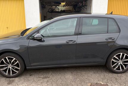 VW Golf 65.200 km 14.750 &euro; Kiel 24107