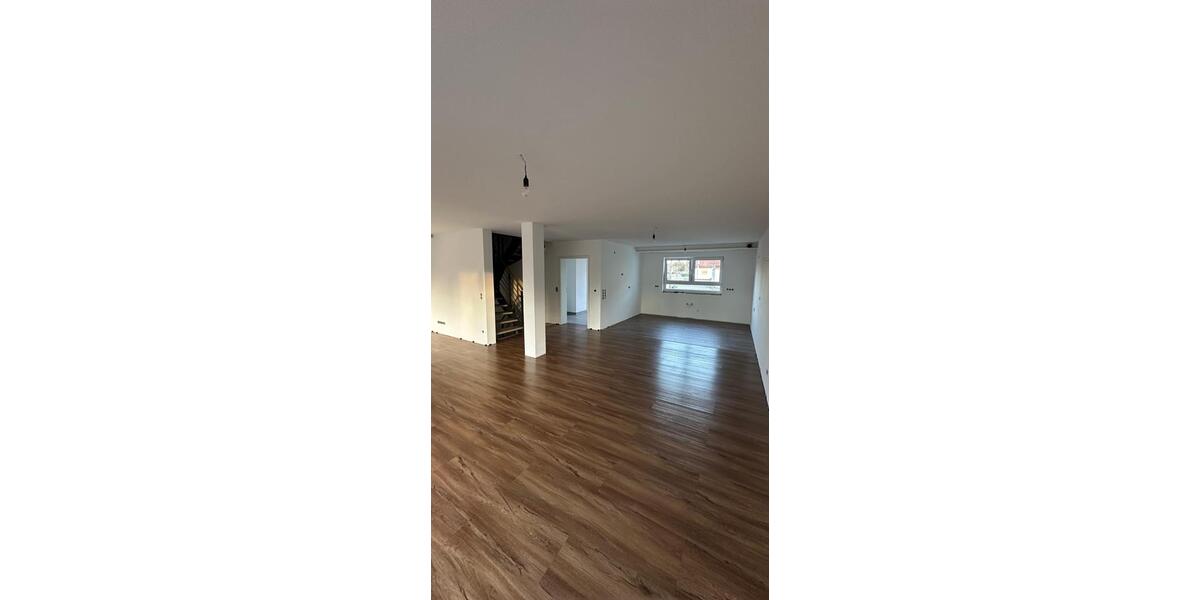 Doppelhaushälfte Roth - 5 Zimmer, 150 m&sup2;, 1.400&euro; | Angebot:26266109