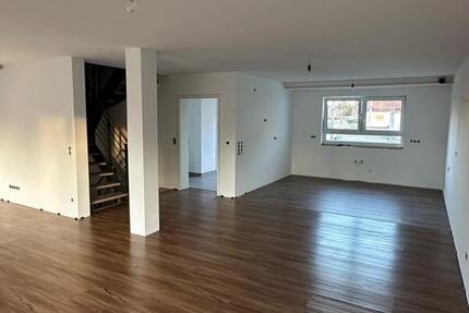 Haus Roth - 5 Zimmer, 150 m&sup2;, 1.400&euro; | Angebot:26266109
