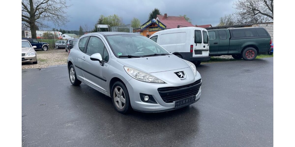 Peugeot 207 94.000 km 2.200 &euro; DAHLEWITZ 15827