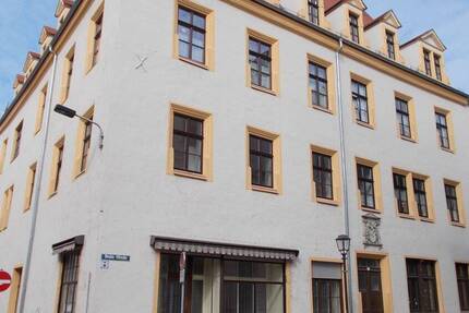 Wohn- und Geschäftshaus mit 11 Wohneinheiten, in Torgau. 2 zimmer