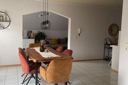 Großzügige, helle 3,5 ZKB Dachgeschosswohnung mit Balkon 3 zimmer