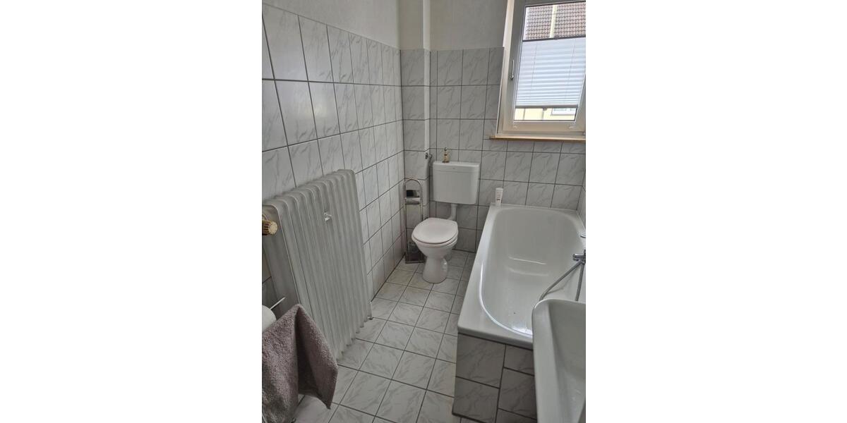 Vermiete gesamtes Haus mit separaten Eingängen mit DGNutzung 7 zimmer