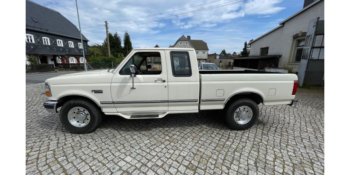 Ford F 250 185.000 km 12.000 &euro; Beiersdorf 02736
