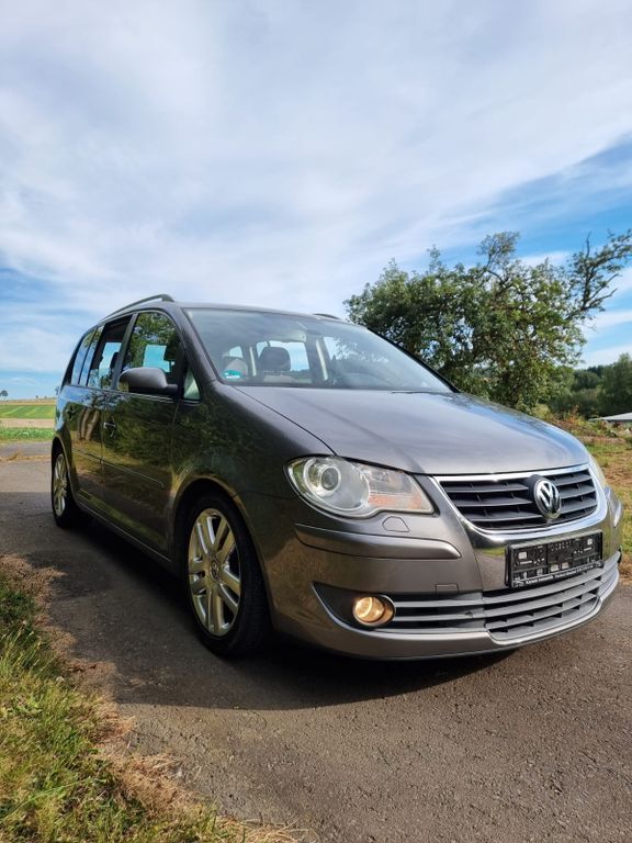 VW Touran 183.000 km 4.000 € Gieleroth 57610