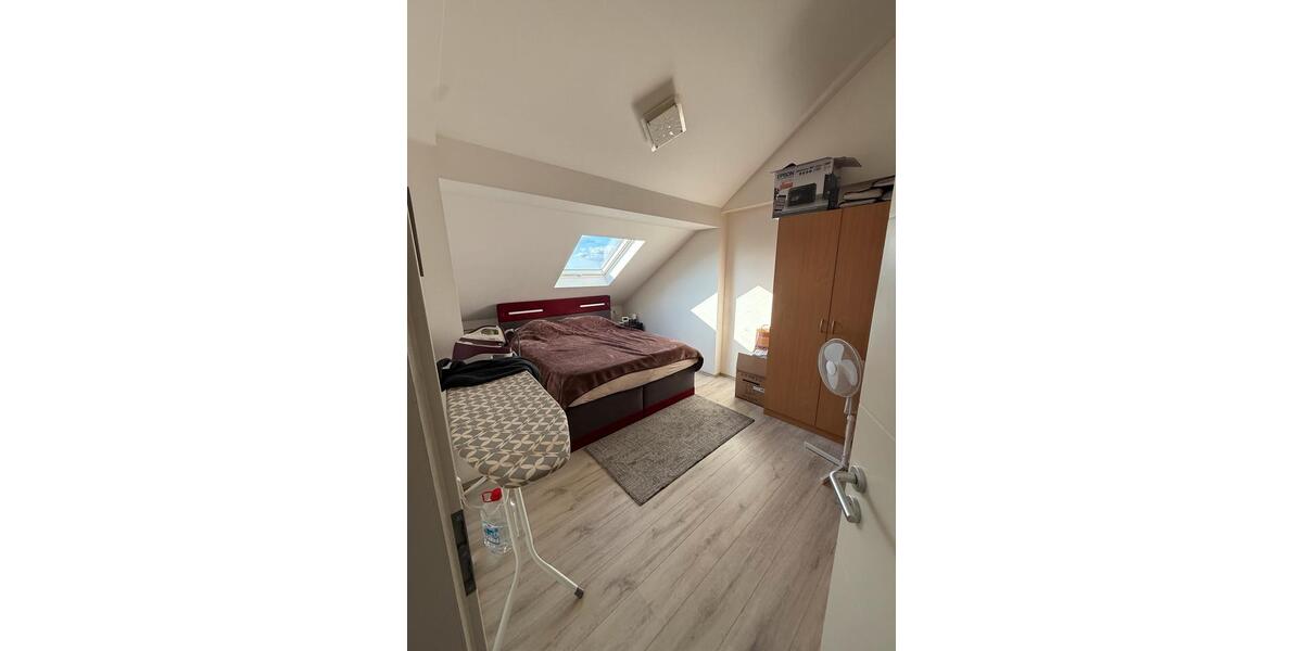 Dachgeschoßwohnung Gernsheim - 3 Zimmer, 77 m&sup2;, 880&euro; | Angebot:26002207