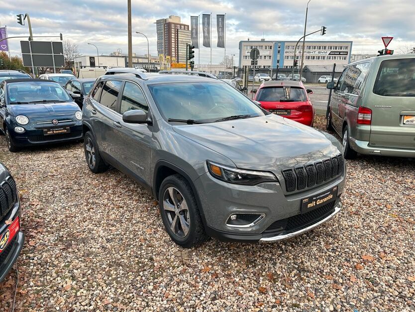Jeep Cherokee 46.742 km 24.500 € Potsdam 14480