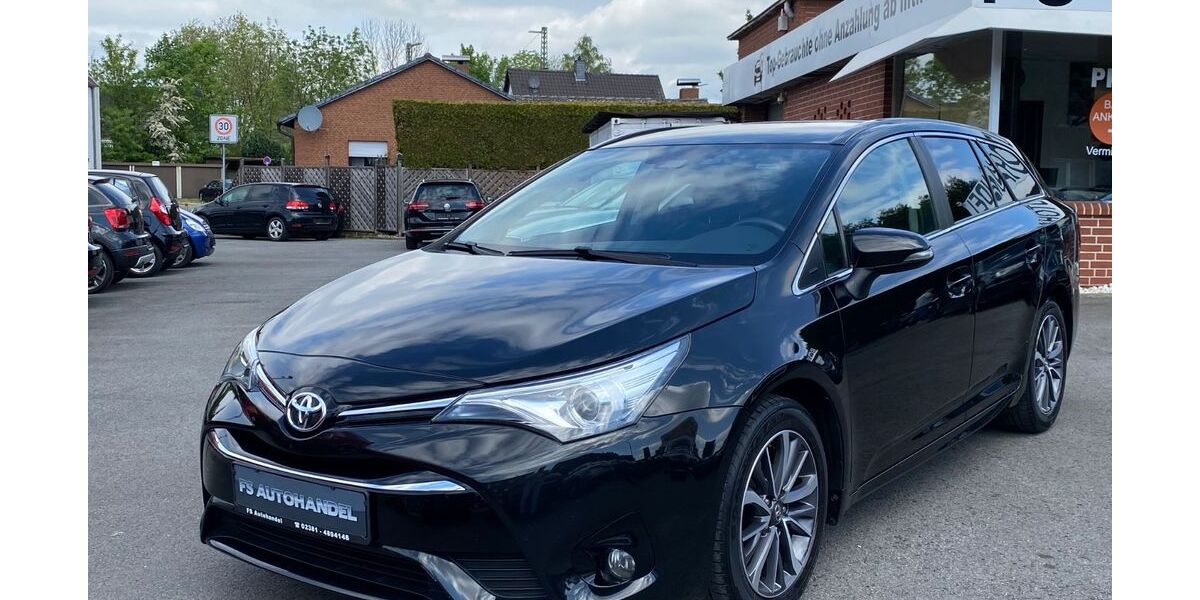 Toyota Avensis 137.000 km 10.799 &euro; Hamm Westfalen 59065