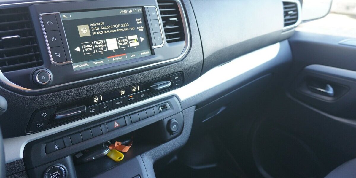 Fiat Scudo MultiCab L3 145 AT/ Vollausstattung + AHK 47.642 km 29.393 &euro; Münchenbernsdorf 07589