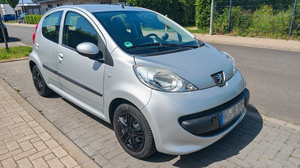 Peugeot 107 110.000 km 3.300 &euro; Hückelhoven 41836