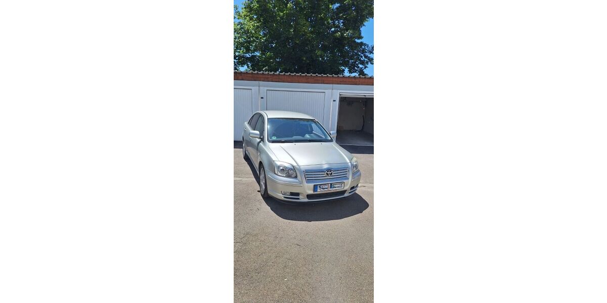 Toyota Avensis 127.166 km 4.950 &euro; Dillingen 89407