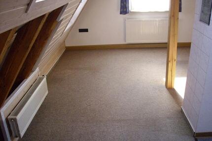 1 Zimmer Dachgeschoss-Wohnung in Neuffen zu vermieten