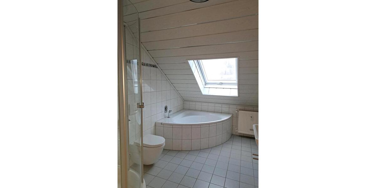 Dachgeschosswohnung im Ortskern von Neuhof 2 zimmer