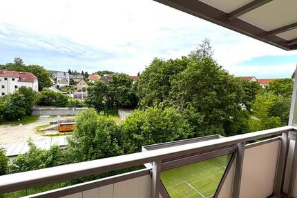 Wunderschöne 3-RW mit Balkon! 3 zimmer