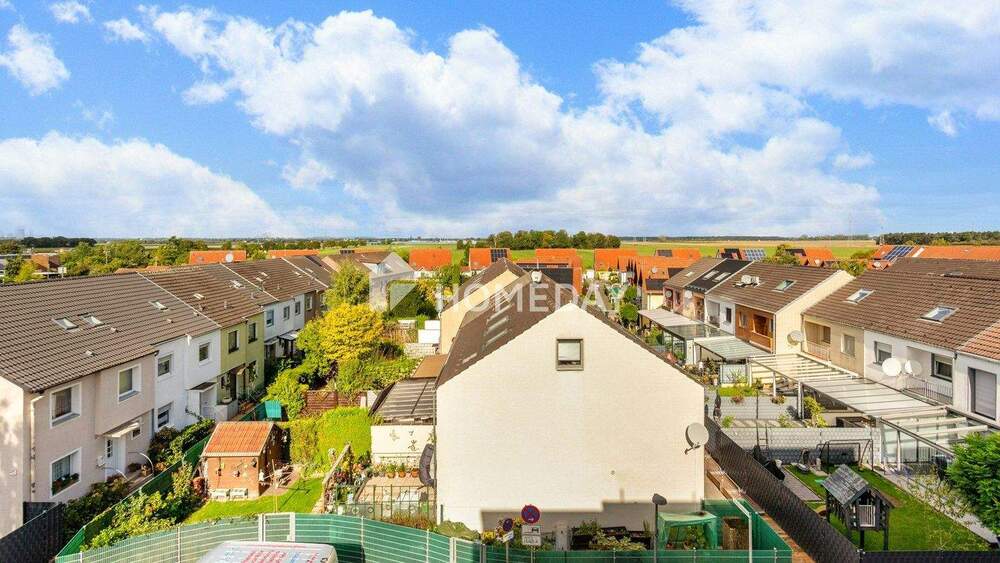 Großzügiges Wohngefühl: Lichtdurchflutete 4-Zimmer-Wohnung mit Westbalkon und Blick ins Grüne 4 zimmer