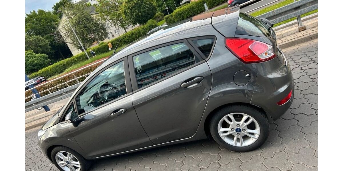 Ford Fiesta 89.600 km 6.450 &euro; Troisdorf 53840