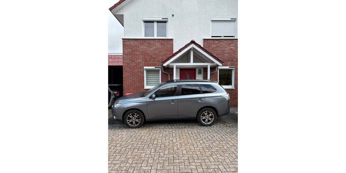 Mitsubishi Outlander 164.500 km 7.400 &euro; Hamburg 21031