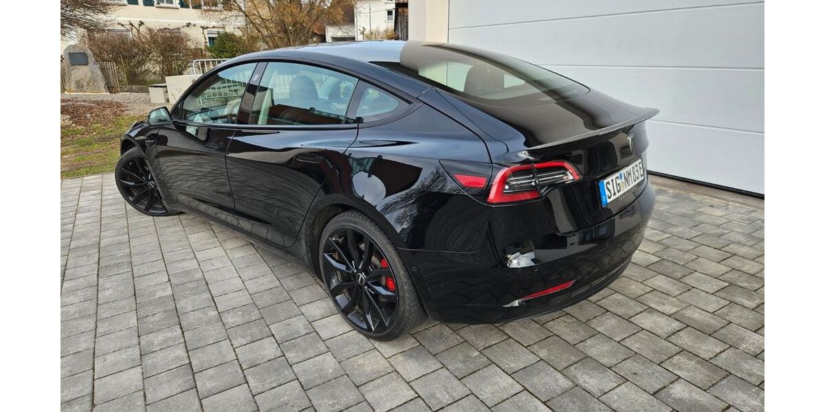 Tesla Model 3 100.000 km 26.500 &euro; Hohentengen 88367