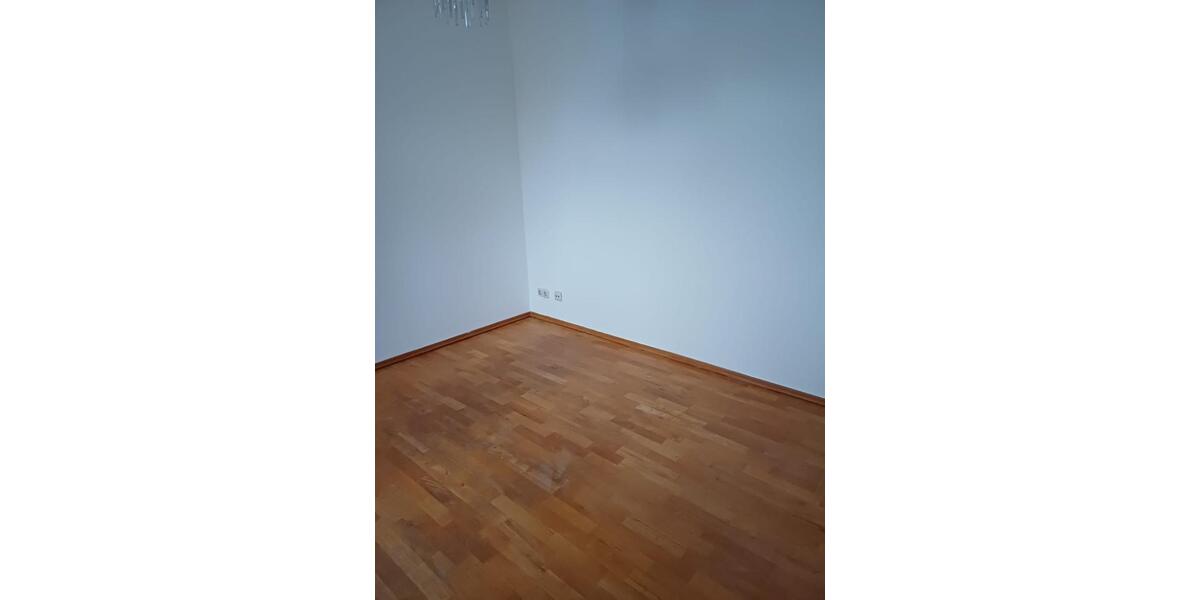 Helle 2-Zimmer-Wohnung mit Einbauküche & bodentiefen Fenstern 2 zimmer